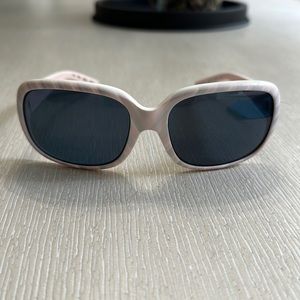 Women’s Costa Gannet Sunglasses white/pink.